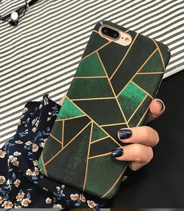 Geometric patterned green phone case