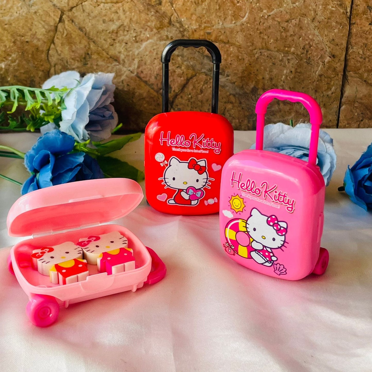Hello Kitty Eraser set of 2 in cute Trolley